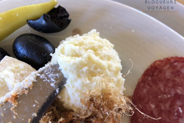 blog-voyage-serbie-ethno-village-Drvengrad-repas-02