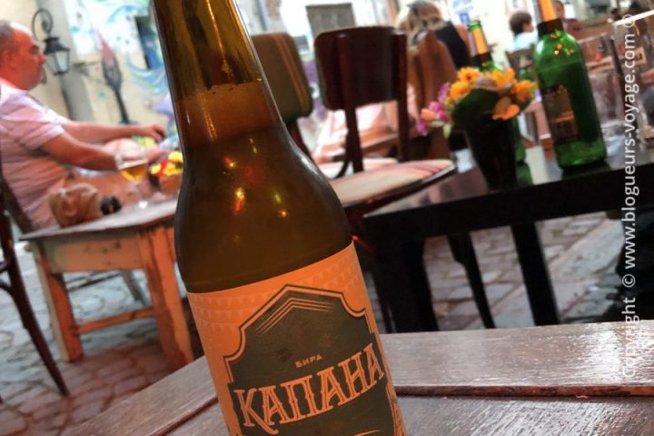 La bière du même nom que le quartier ;) Kapana