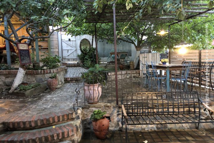 Restaurant The old outlaws Varvara