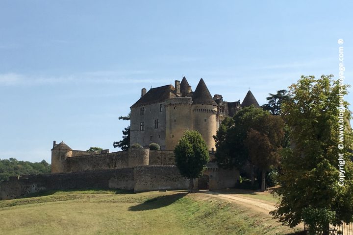 Château de Fenelon dans le Périgord en Dordogne