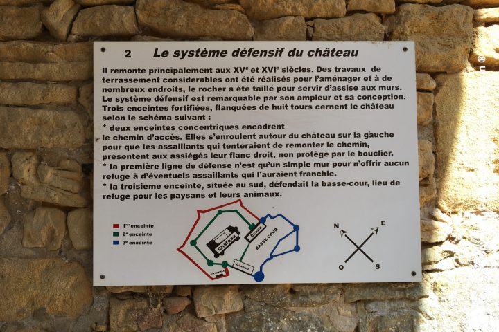 Château de Fenelon dans le Périgord en Dordogne