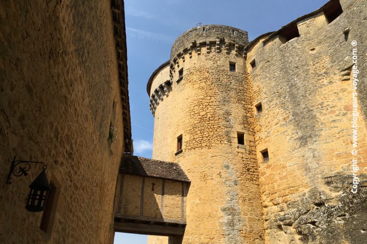 Château de Fenelon dans le Périgord en Dordogne