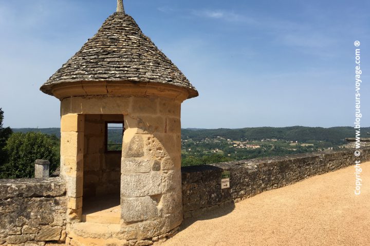 Château de Fenelon dans le Périgord en Dordogne