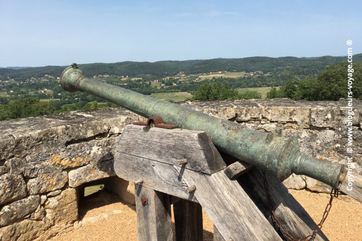 Château de Fenelon dans le Périgord en Dordogne