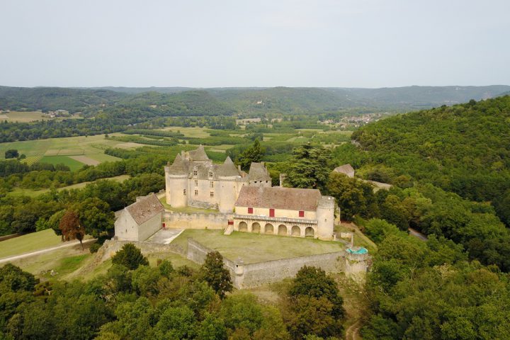 Château de Fenelon dans le Périgord en Dordogne