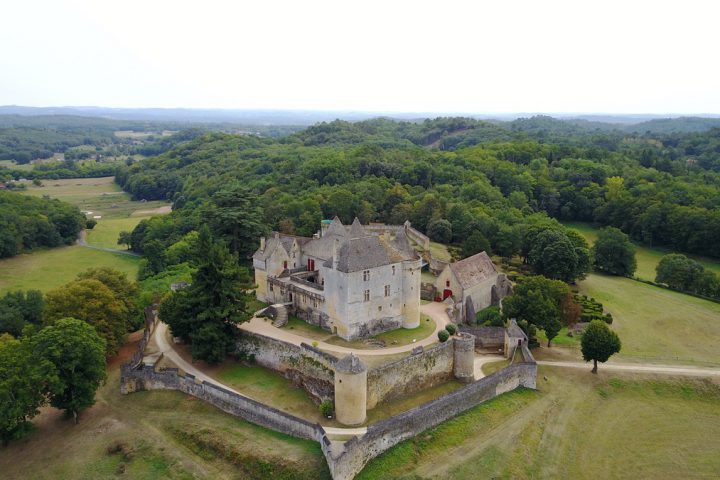 Château de Fenelon dans le Périgord en Dordogne