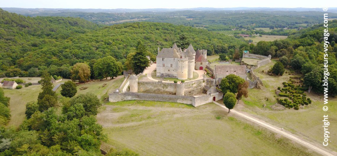 Château de Fenelon dans le Périgord en Dordogne